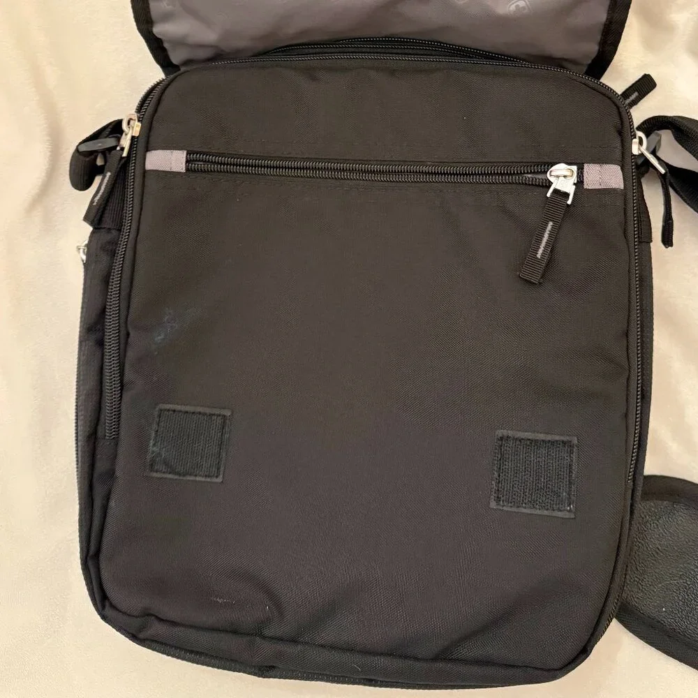 FINAL PRICE! NWOT SWISSGEAR 1805 Mini Messenger Bag - Picture 3 of 6